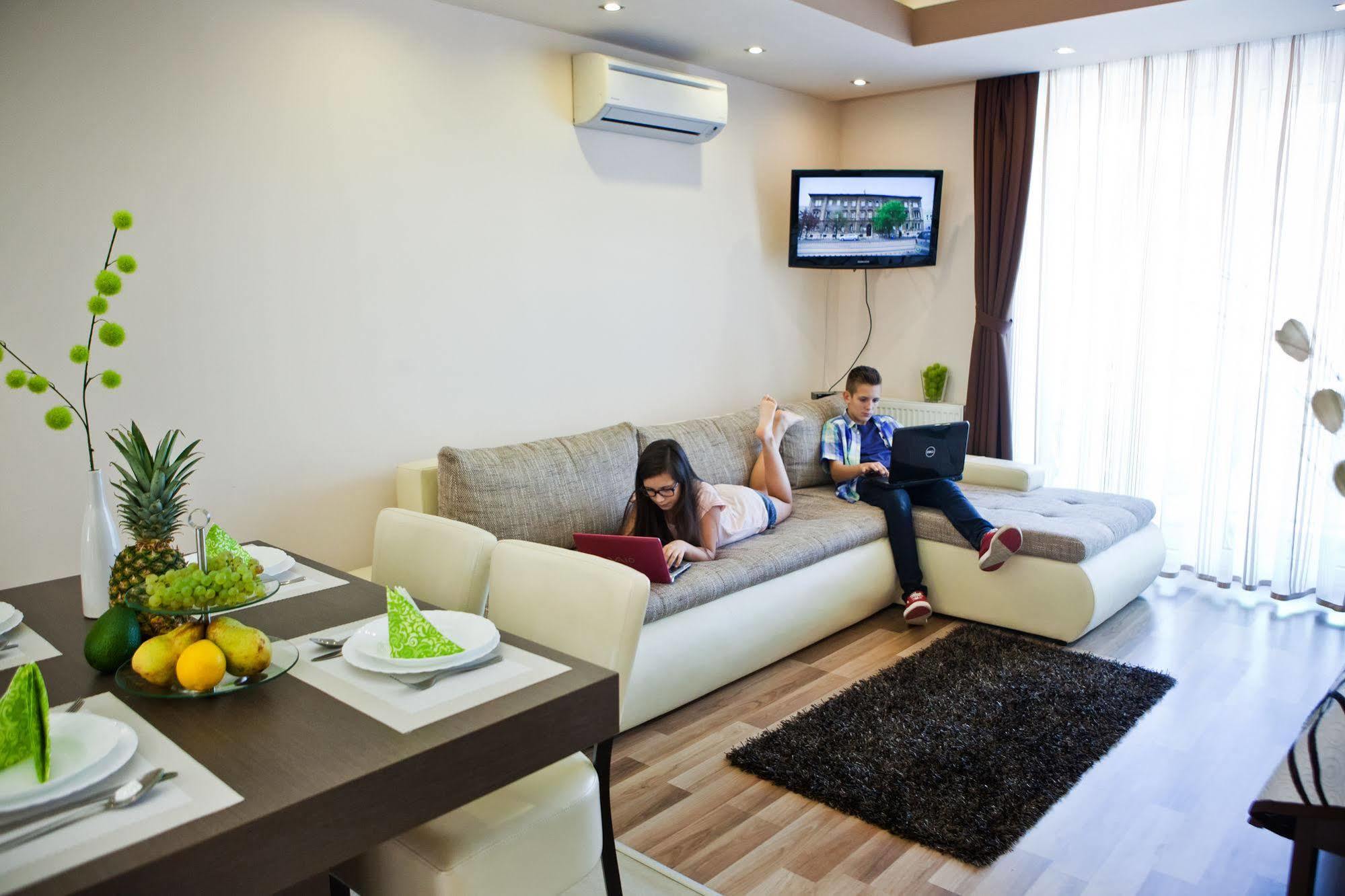 Nemeth Apartmanok Шарвар Екстер'єр фото