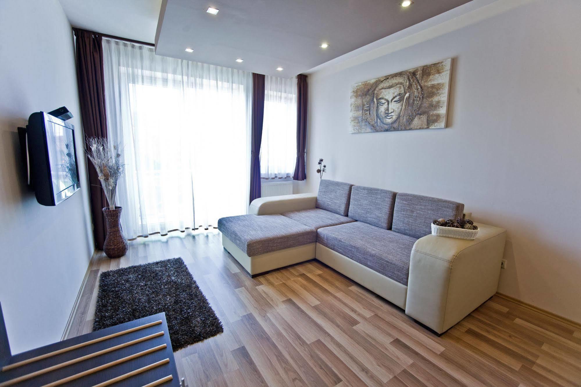 Nemeth Apartmanok Шарвар Екстер'єр фото